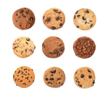 Lezzetli çikolata parçacıklı kurabiyeler, beyaz, set