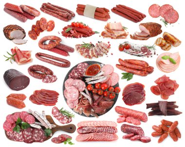 Beyaz arka planda işlenmiş lezzetli et ürünleri, kolaj