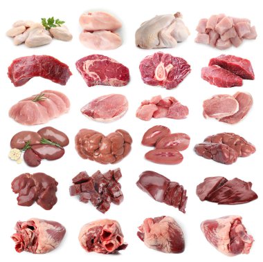 Beyaz arka planda taze çiğ et ürünleri, kolaj