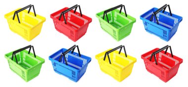 Farklı renklerde alışveriş sepetleri beyaz, set