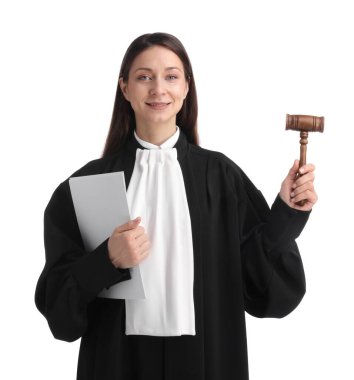 Beyaz arka planda tokmakla ve belgelerle hakim