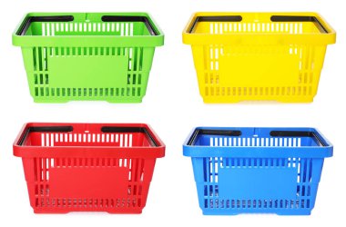 Farklı renklerde alışveriş sepetleri beyaz, set