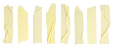 Yapışkan bant parçaları beyaz üzerine izole edilmiş.