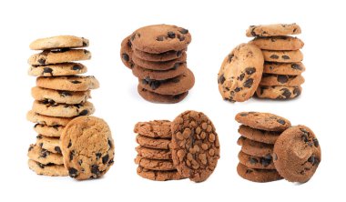 Beyaza izole edilmiş çikolatalı kurabiyeler, kolaj.