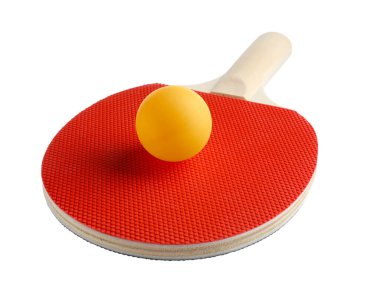 Ping pong raketi ve topu beyaza izole edilmiş.