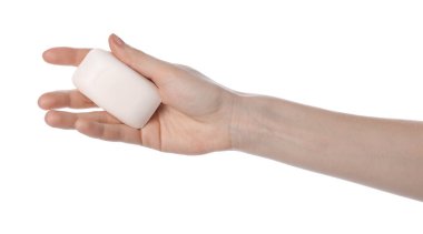 Beyaz arka planda sabun çubuğu olan kadın, yakın plan.