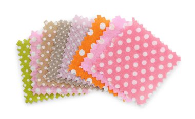 Puantiyeli kumaş örnekleri beyaz, üst görünümde izole