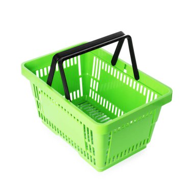 Beyaza izole edilmiş bir yeşil alışveriş sepeti