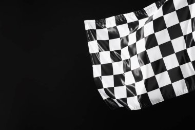 Siyah arkaplanda bir yarış bayrağı, metin için boşluk