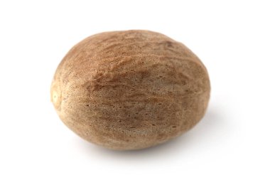 Taze bir hindistan cevizi beyaza izole edilmiş.