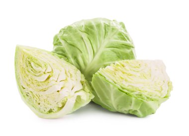 Beyaz üzerinde tüm ve kesilmiş lahanalar izole