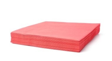 Birçok kırmızı kağıt mendil beyaza izole edilmiş.