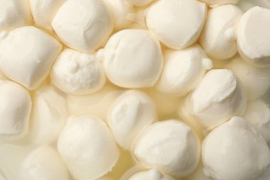 Arka plan olarak lezzetli mozzarella peynir topları, yakın plan