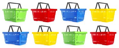 Farklı renklerde alışveriş sepetleri beyaz, set