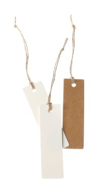 Beyaz üzerine izole edilmiş dizgileri olan farklı boş etiketler