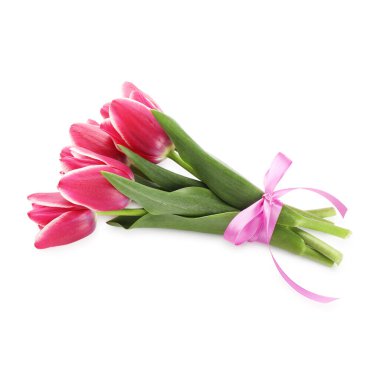 Beyaz manzaralı, güzel lalelerden oluşan bir buket.