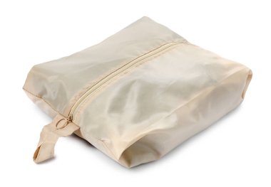 Bir bej paket küpü beyaza izole edilmiş