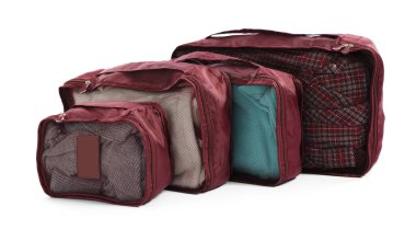 Kahverengi paketleme küpleri beyaza izole edilmiş. Depolama düzenleyici