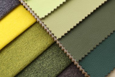 Arka plan olarak farklı kumaş örnekleri, üst görünüm