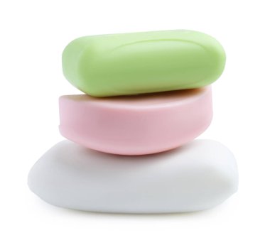 Beyaz üzerine izole edilmiş üç sabun çubuğu. Kişisel temizlik.