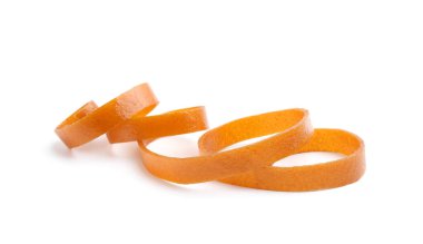 Beyaz arka planda lezzetli meyve rulosu