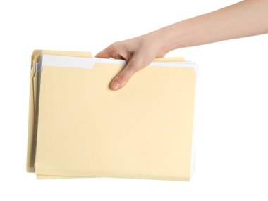 Beyaz arkaplanda kağıt dosya dizinleri tutan kadın, yakın plan