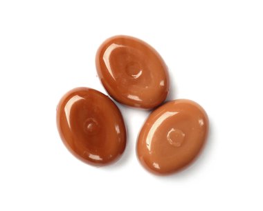 Beyaz manzaralı, tatlı karamel şekerler.