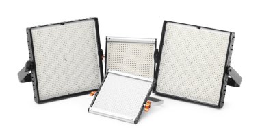 Profesyonel ışıklandırma ekipmanları. LED lambaları beyaz üzerine izole