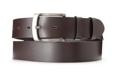 Bir kahverengi deri kemer beyaza izole edilmiş.