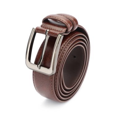 Bir kahverengi deri kemer beyaza izole edilmiş.