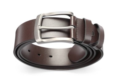 Bir kahverengi deri kemer beyaza izole edilmiş, yukarıda.