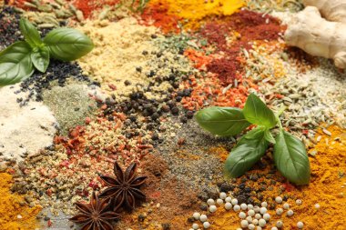 Masada çok farklı baharatlar var.