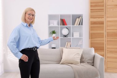 Profesyonel psikolog ofisinde, metin için yer var.