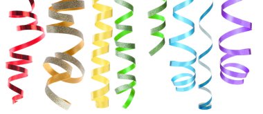 Beyaz arka planda parlak yılanlı flamalar. Parti dekoru