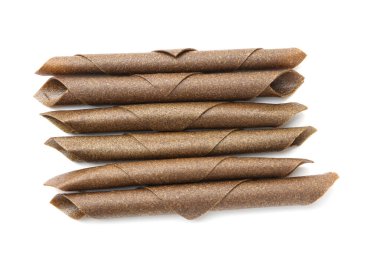 Beyaz arka planda nefis meyve dürümleri, üst manzara.