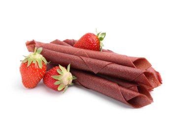 Lezzetli meyveli dürümler ve beyaz çilekler.