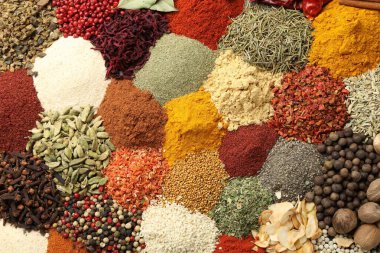 Arka plan, üstten görünüm olarak farklı Aromatik baharatlar