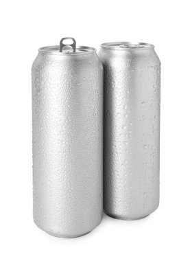 İki gümüş teneke kutu beyaza izole edilmiş.
