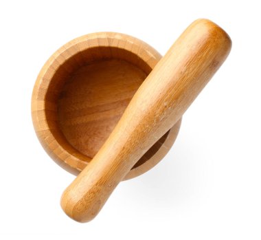 Kabuklu ahşap havan topu beyaz üzerine izole, üst manzara