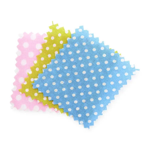 Puantiyeli kumaş örnekleri beyaz, üst görünümde izole