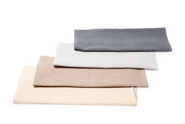 Birçok temiz waffle havlusu beyaza izole edilmiş.