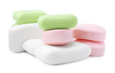 Birçok sabun beyaz üzerine izole edilmiş. Kişisel temizlik.