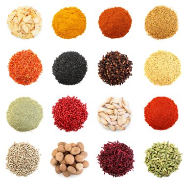 Beyaz arka planda farklı aromatik baharatlar, set. Üst görünüm