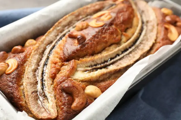 Fındıklı muzlu ekmek, yakın plan.