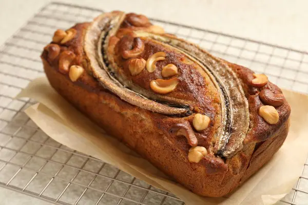 Fındıklı muzlu ekmek, yakın plan.