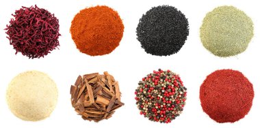 Beyaz arka planda farklı aromatik baharatlar, set. Üst görünüm