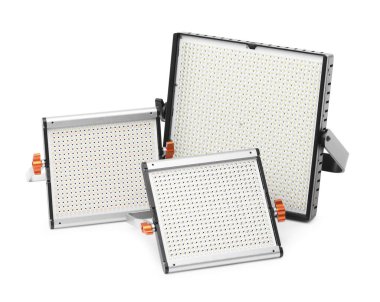 Profesyonel ışıklandırma ekipmanları. LED lambaları beyaz üzerine izole