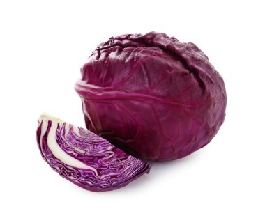 Taze kırmızı lahanaların tamamı beyaza izole edilmiş.