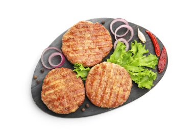 Lezzetli hamburger köfteleri ve baharatlar beyaz, üst manzara