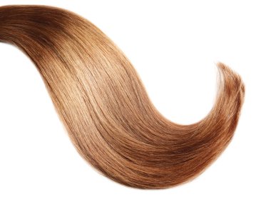 Beyaz arka planda sağlıklı parlak saçlar.